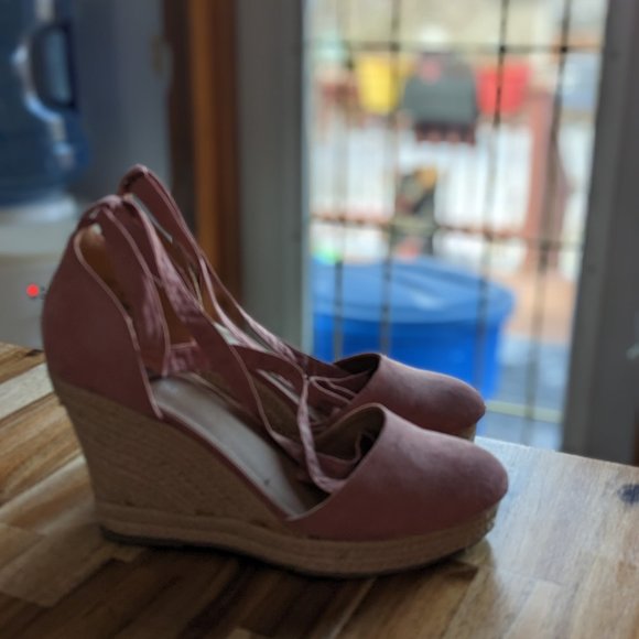 Shoes - Picture 3 of 5